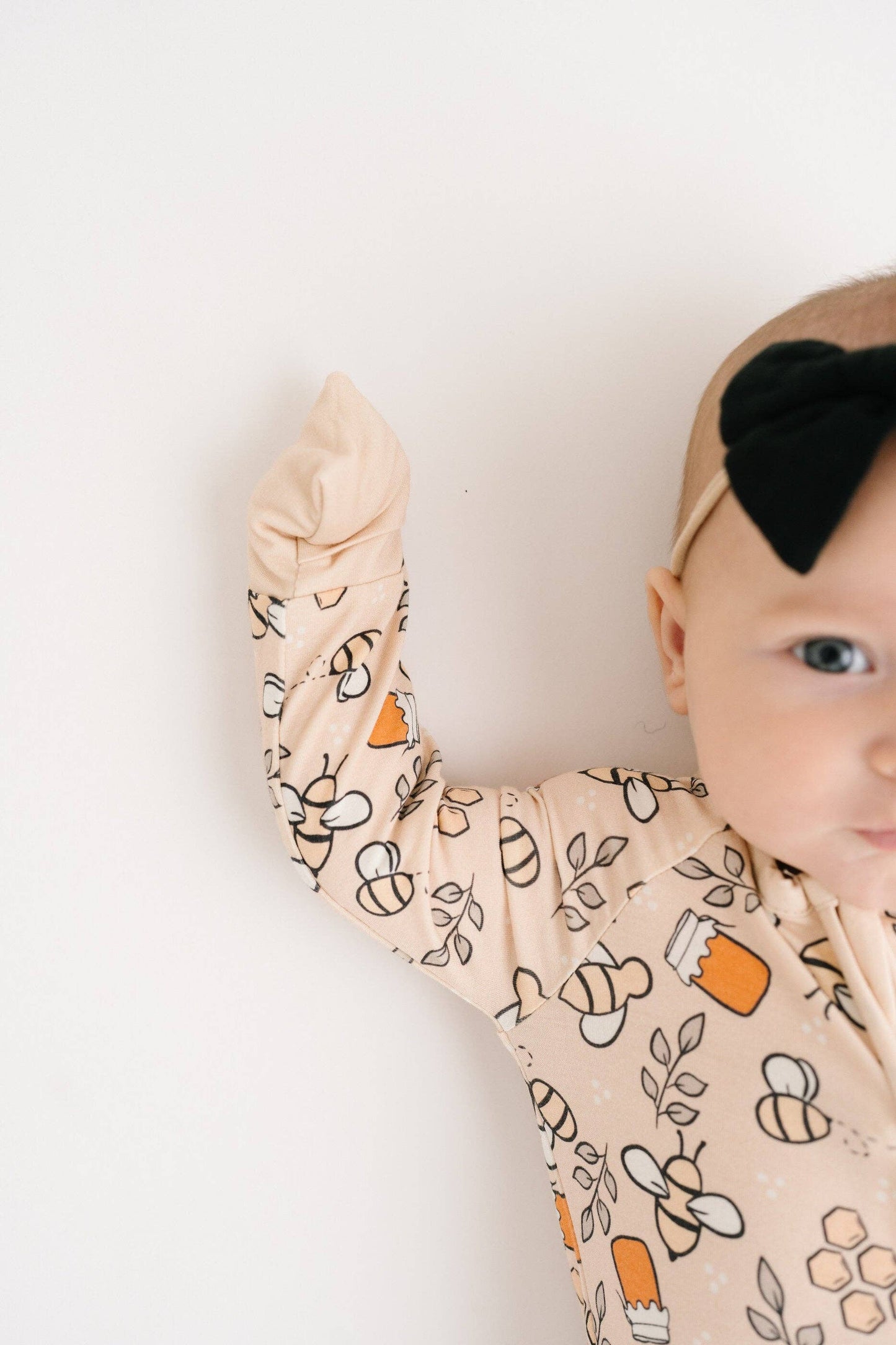 Honey Bees Bamboo Sleeper Emerson+Ivory