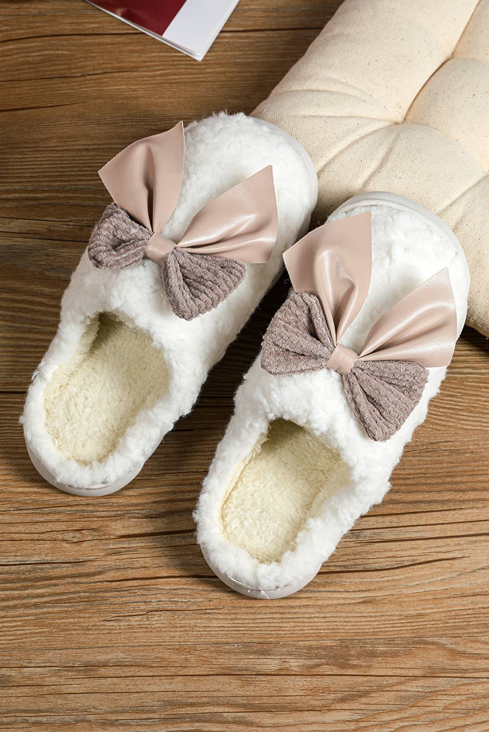 LDC Contrast Bowknot Applique Plush Winter Slippers