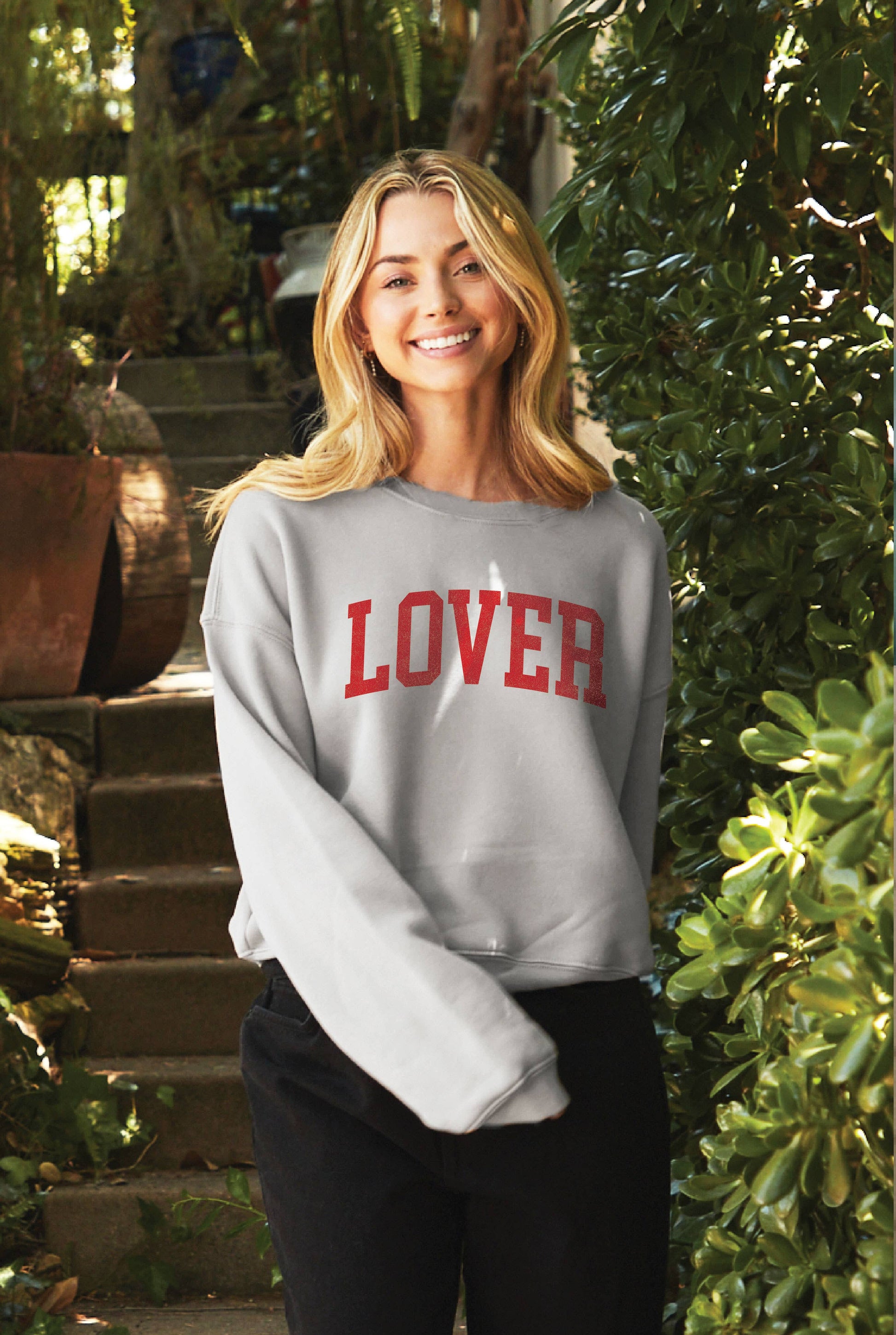 LOVER Mid Graphic Sweatshirt OAT COLLECTIVE