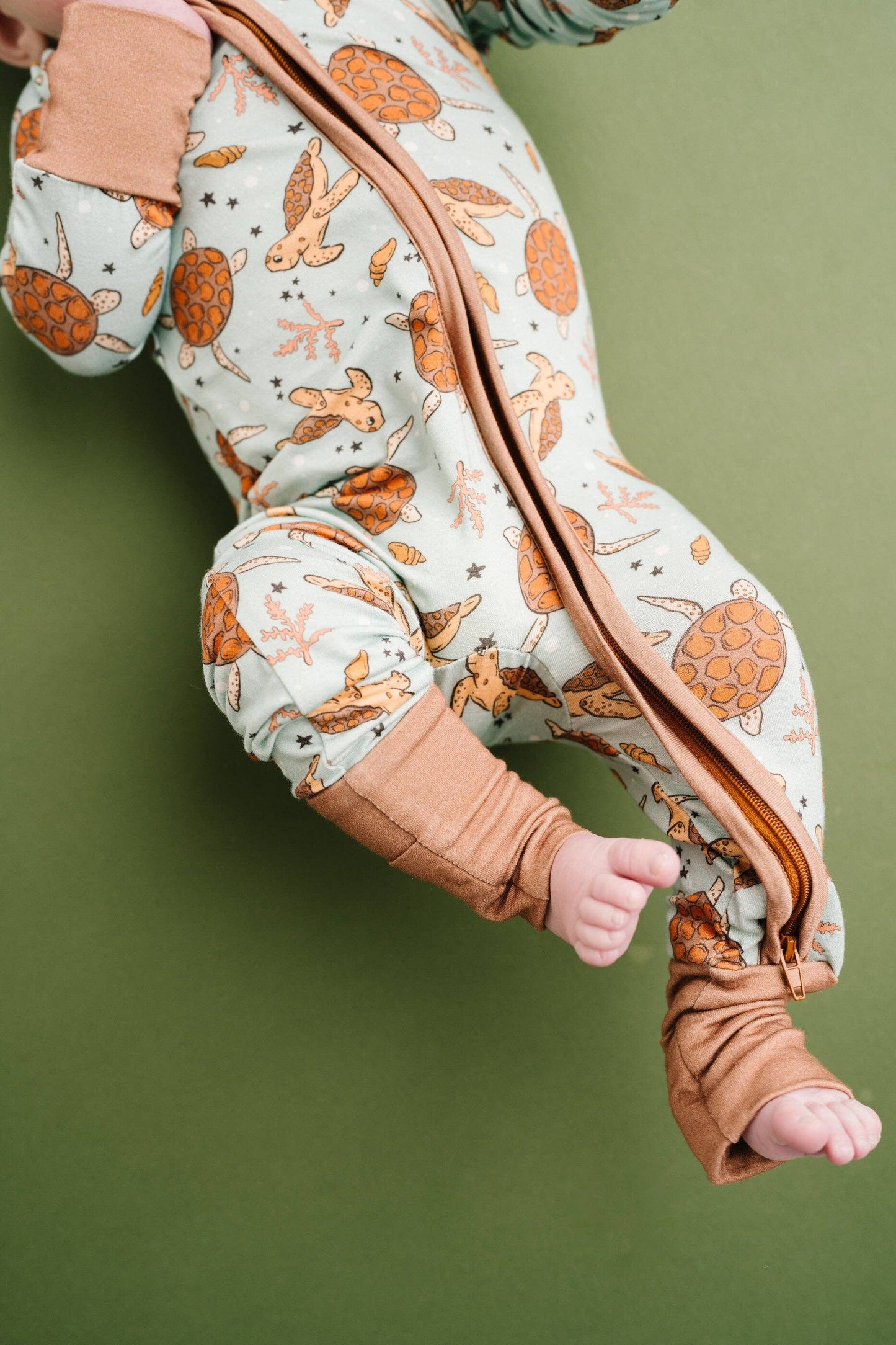 Turtle Tide Bamboo Sleeper Emerson+Ivory