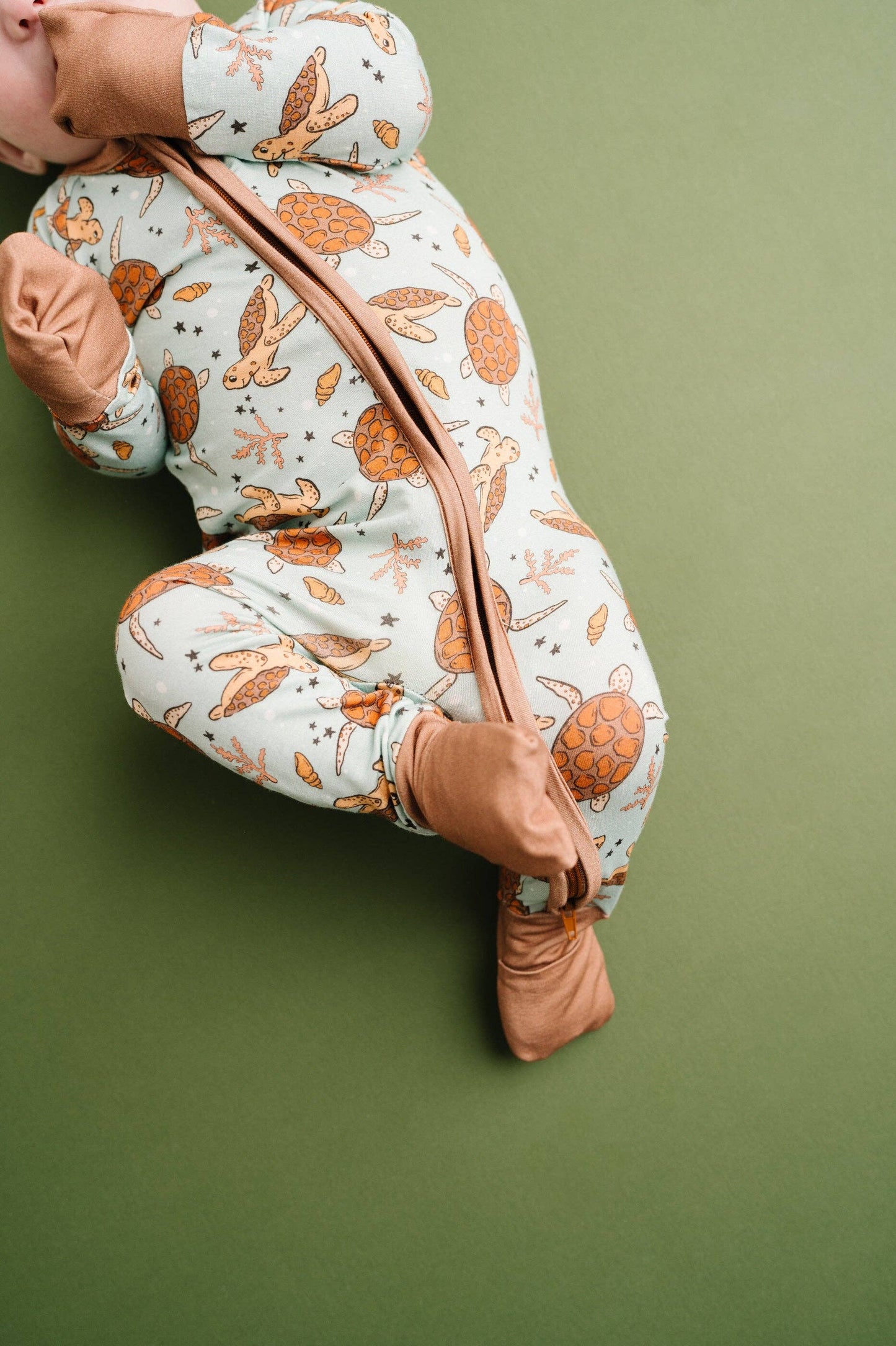 Turtle Tide Bamboo Sleeper Emerson+Ivory