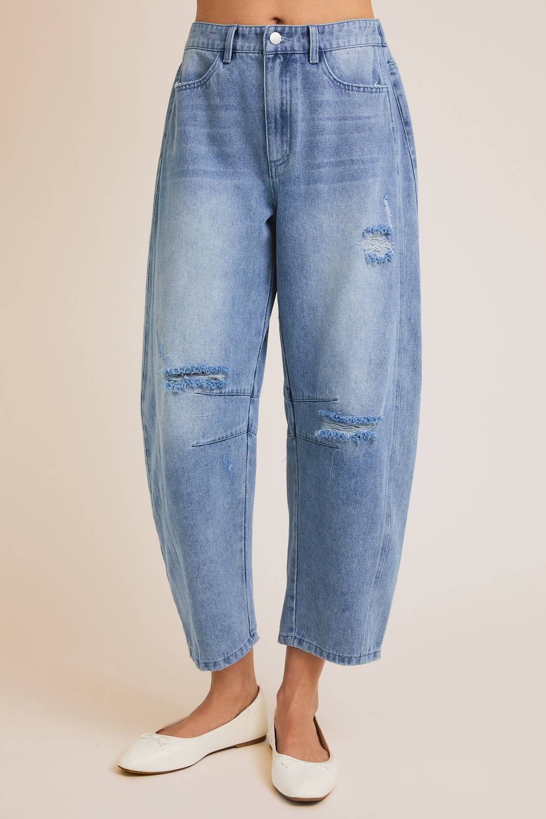 DISTRESSED BARREL JEANS