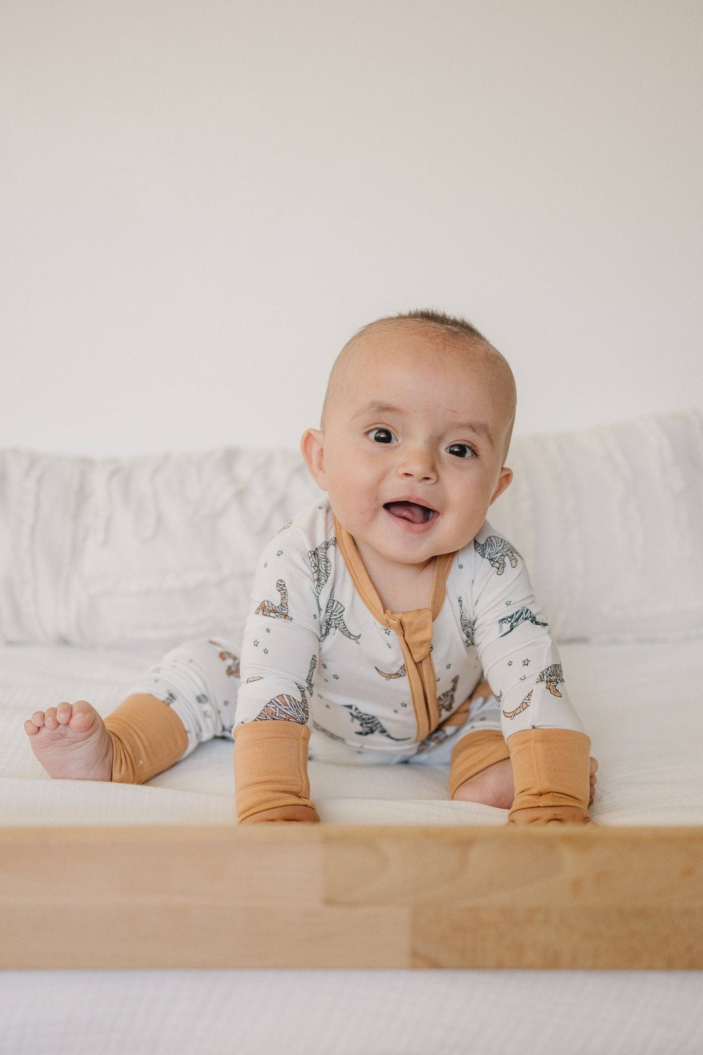 Mummy-Saurus Rex Bamboo Sleeper Emerson+Ivory