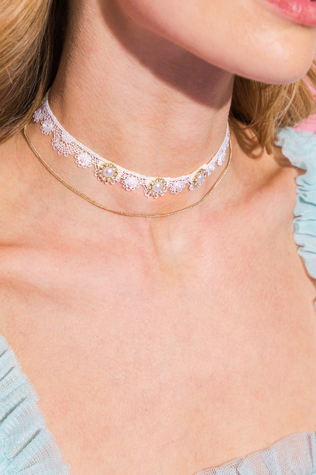 MOON CRESCENT PEARLS CHOKER Flying Tomato