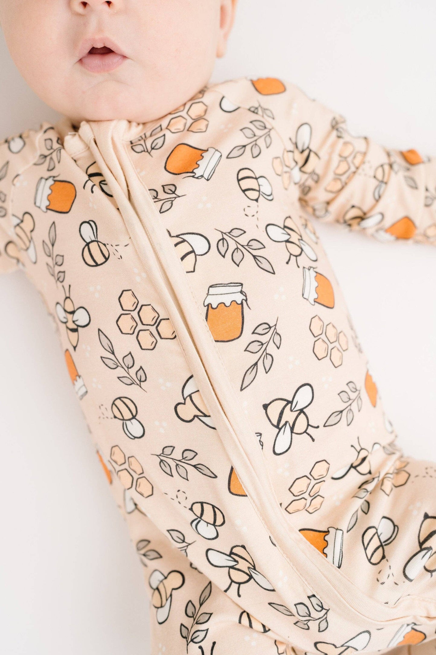 Honey Bees Bamboo Sleeper Emerson+Ivory