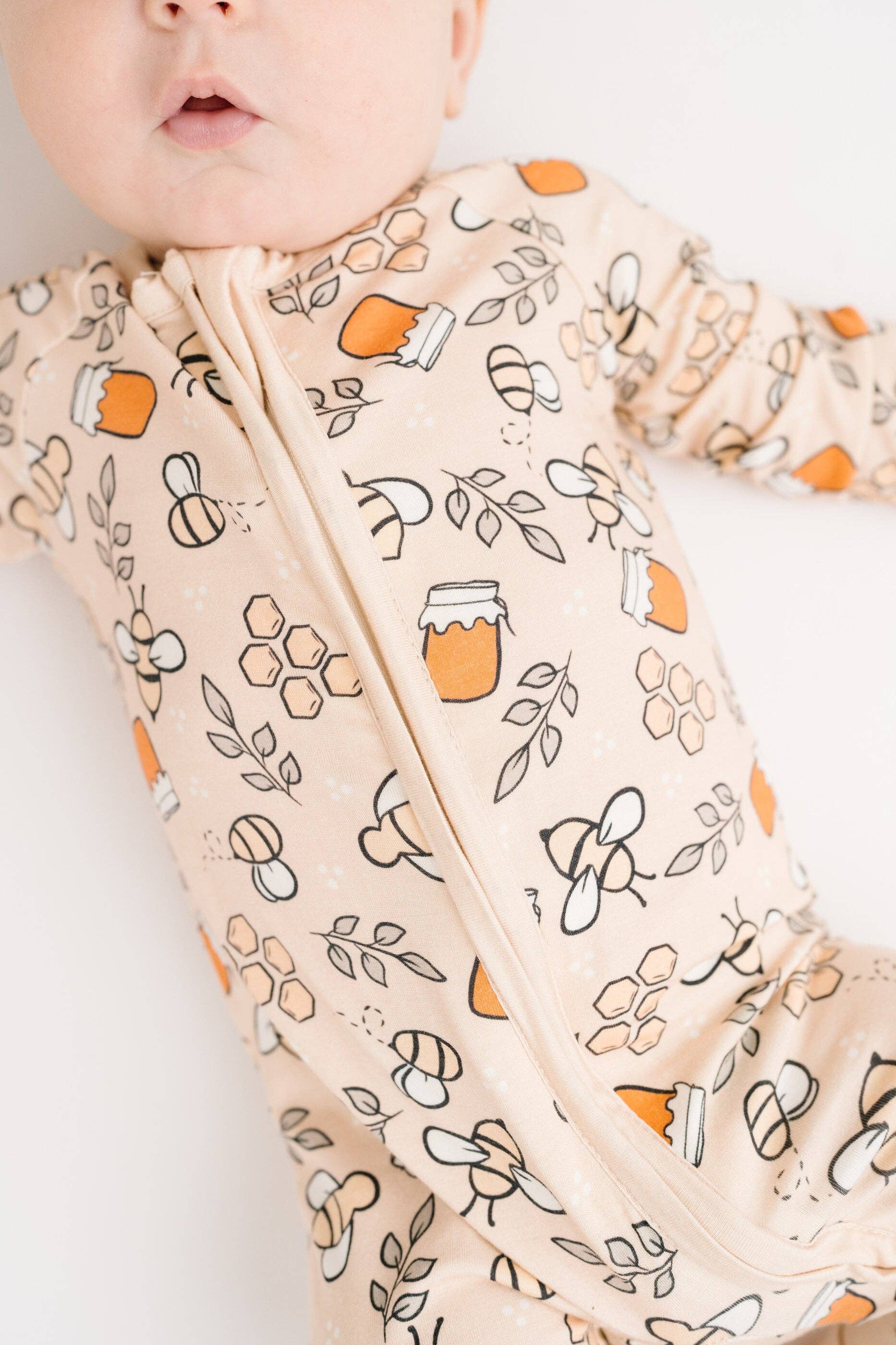 Honey Bees Bamboo Sleeper Emerson+Ivory