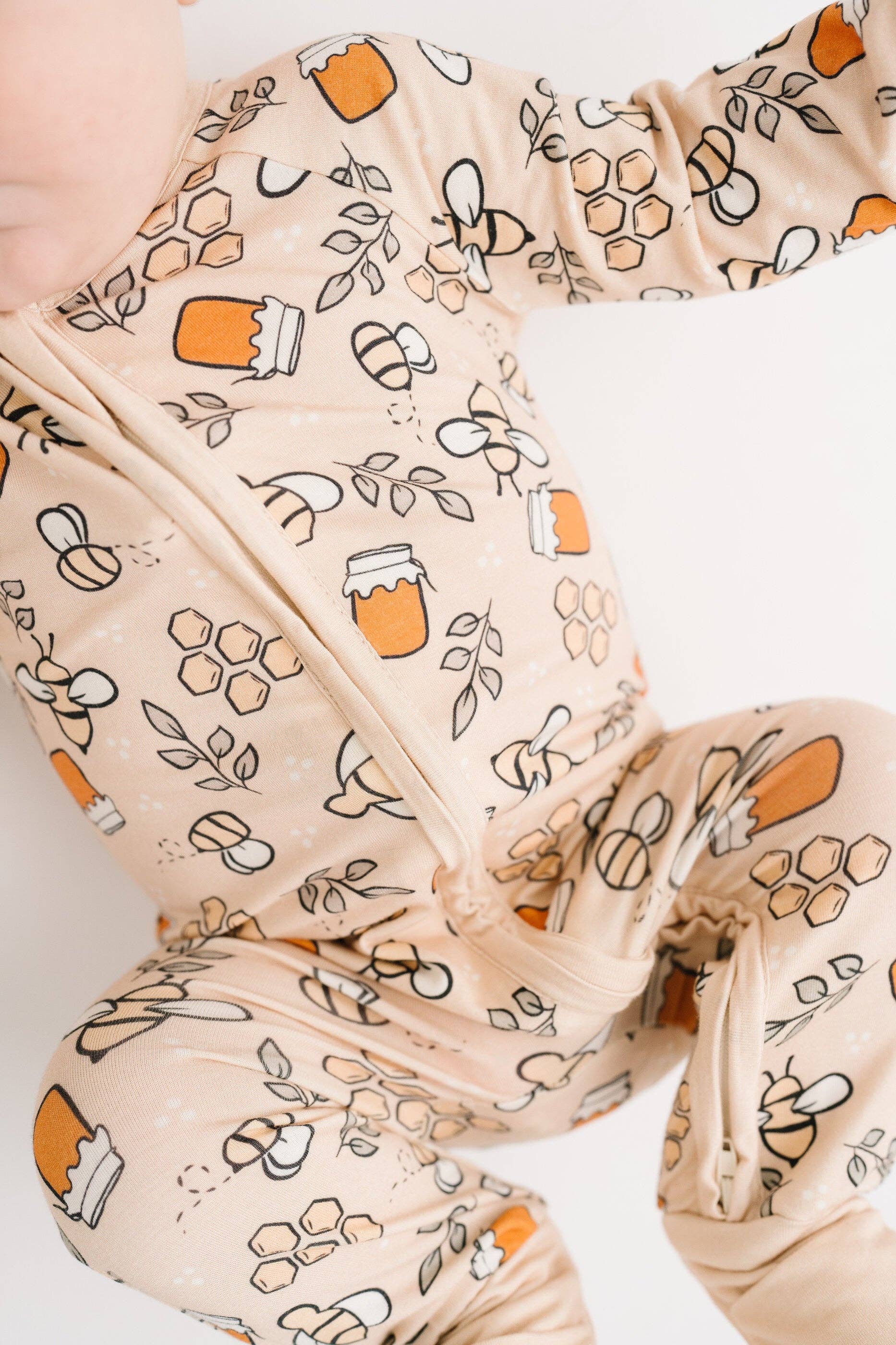 Honey Bees Bamboo Sleeper Emerson+Ivory