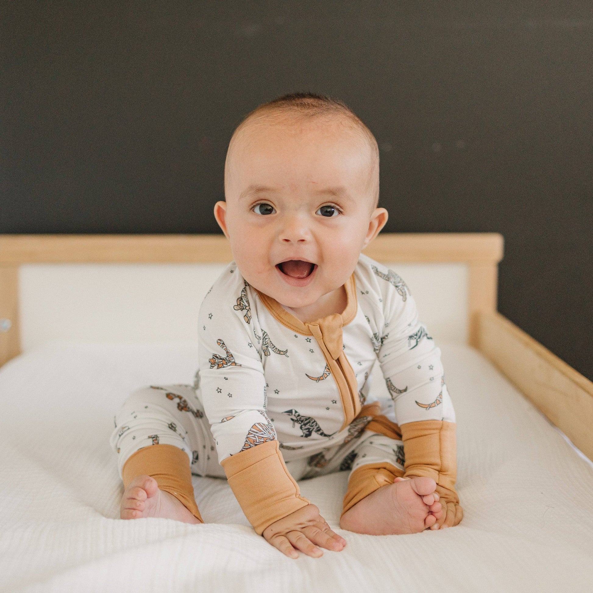 Mummy-Saurus Rex Bamboo Sleeper Emerson+Ivory