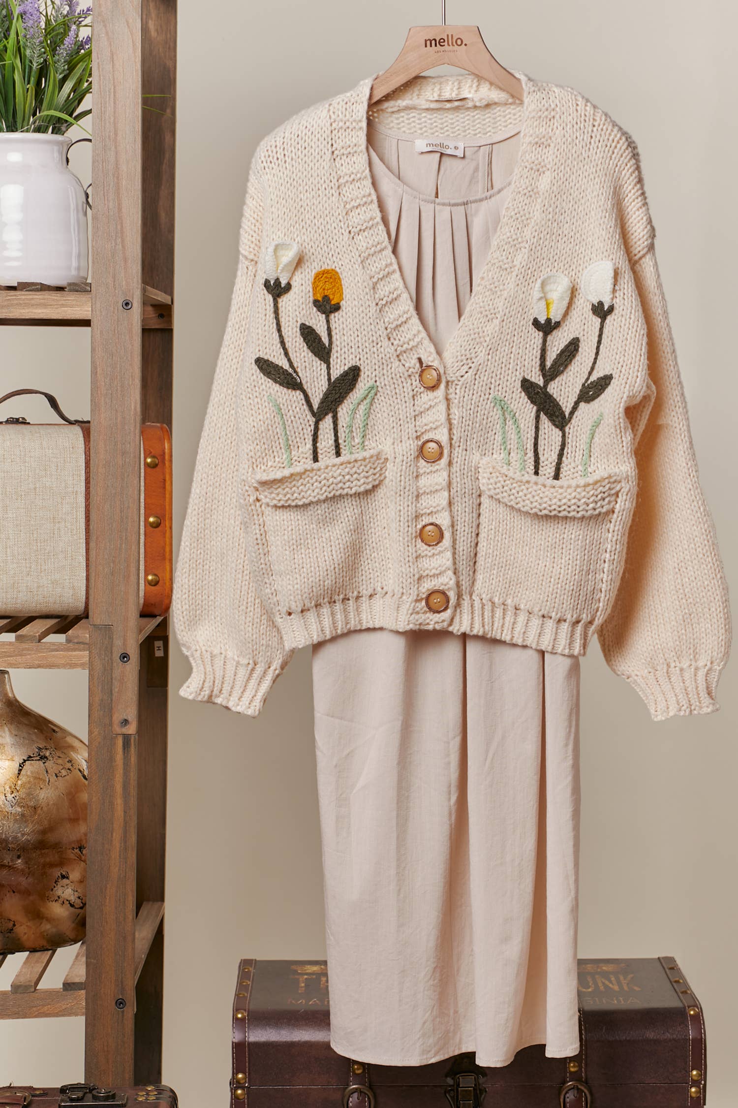 Flower Embroidered Knit Cardigan Mello.