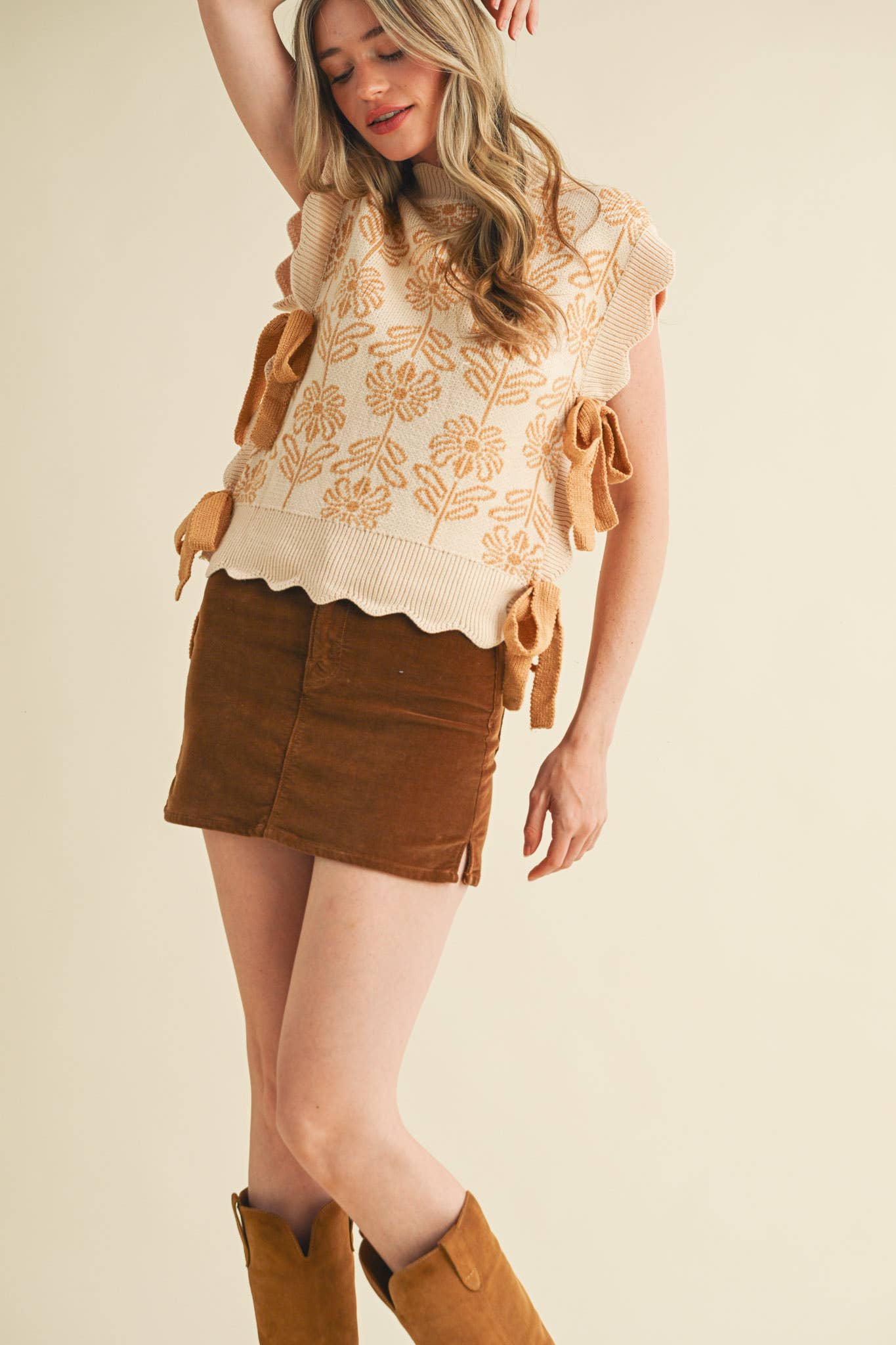 MOCK NECK FLORAL SWEATER VEST - 926 West