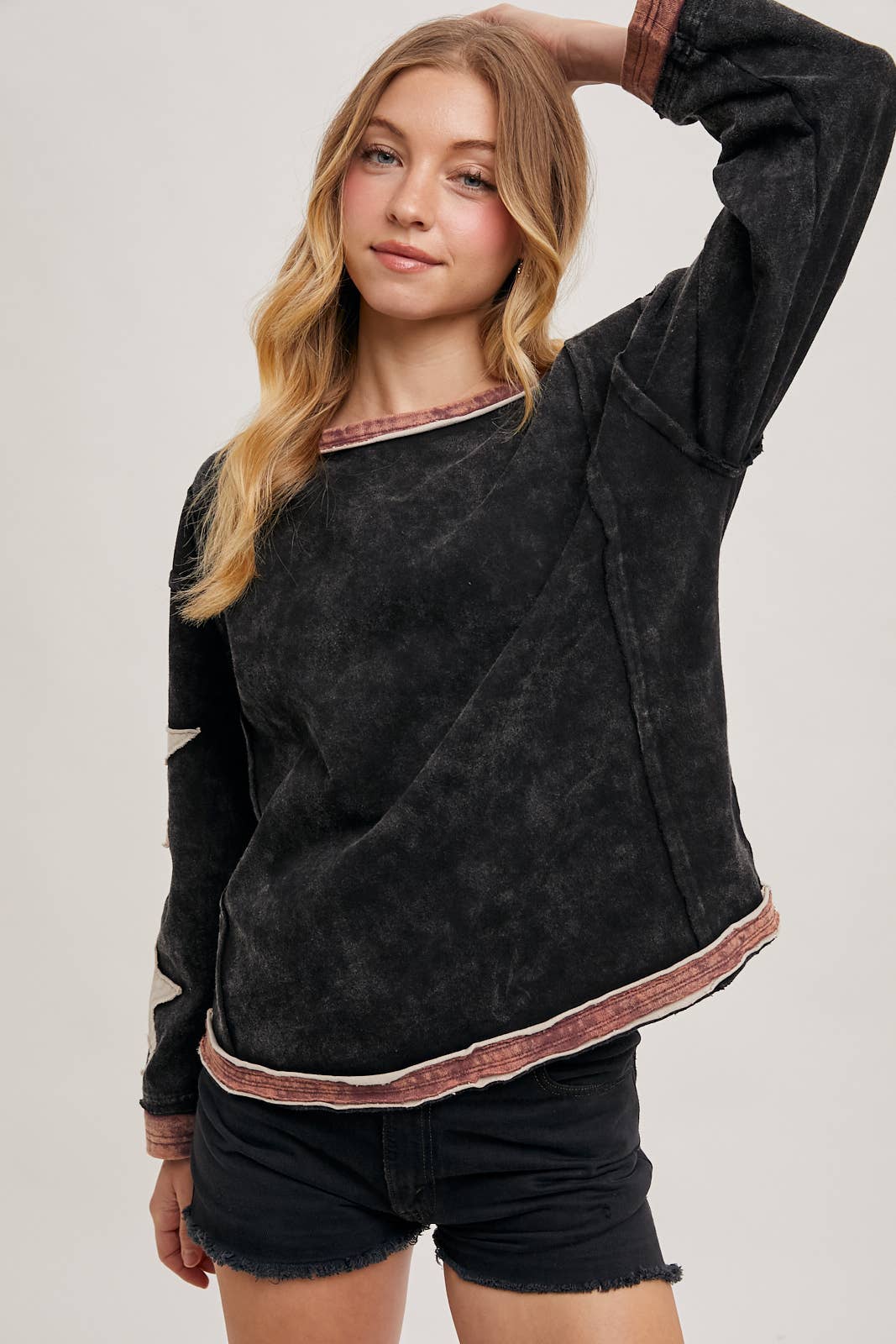 STAR SLEEVED CONTRAST OVERSIZED WASHED KNIT PULLOVER - 926 West