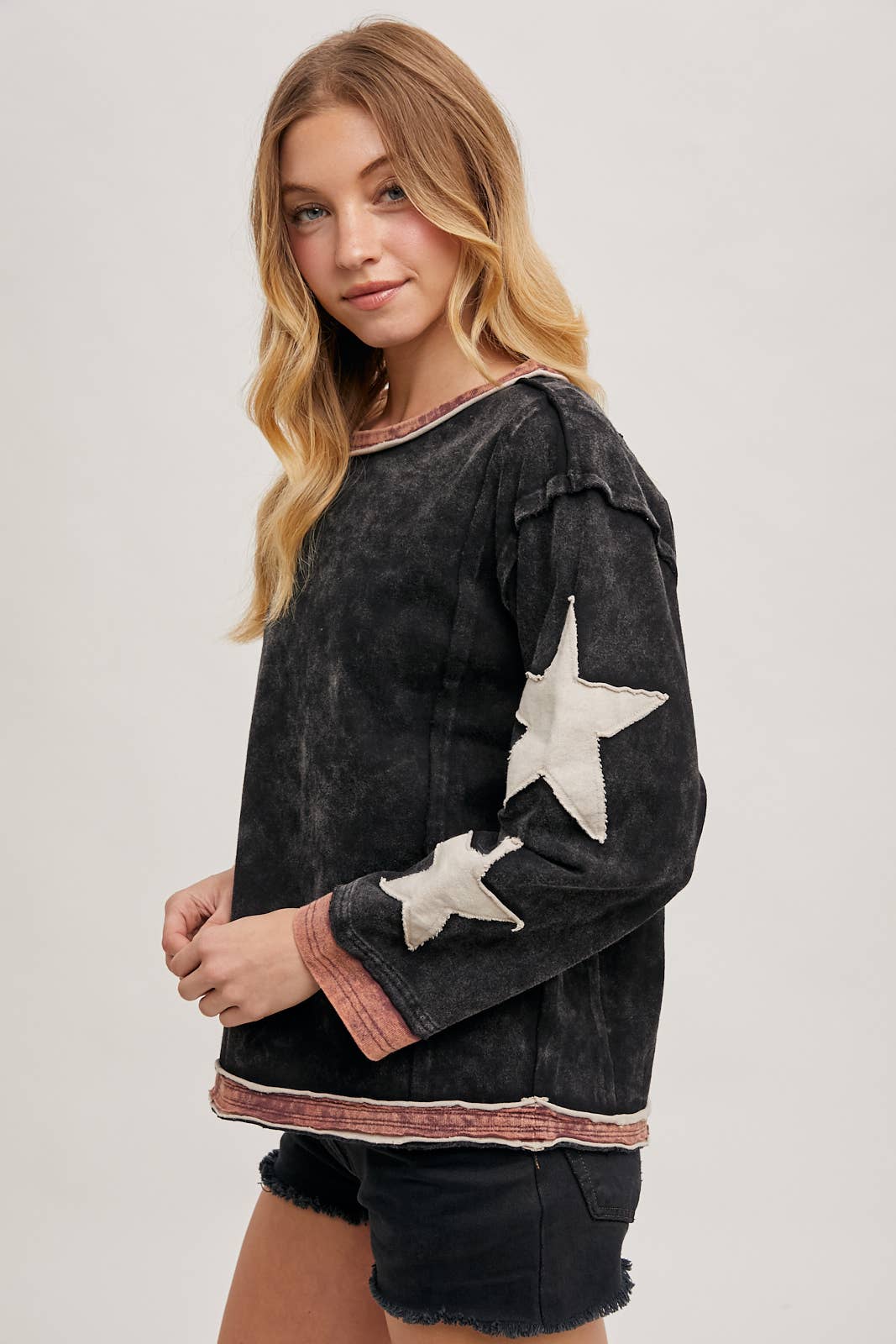 STAR SLEEVED CONTRAST OVERSIZED WASHED KNIT PULLOVER - 926 West